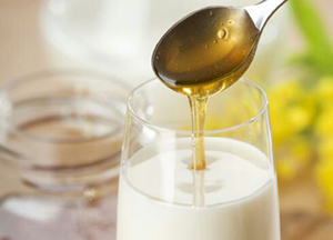 эффективное лечение кашля молоком с медом