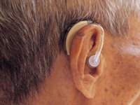 слуховые аппараты для пожилых людей