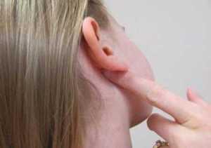 болезни уха причины